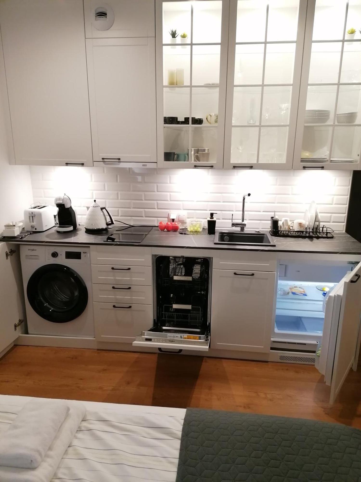 Pinea Apartament Z Widokiem Na Morze Z Basenem I Spa Przy Plazy Поберово Екстериор снимка