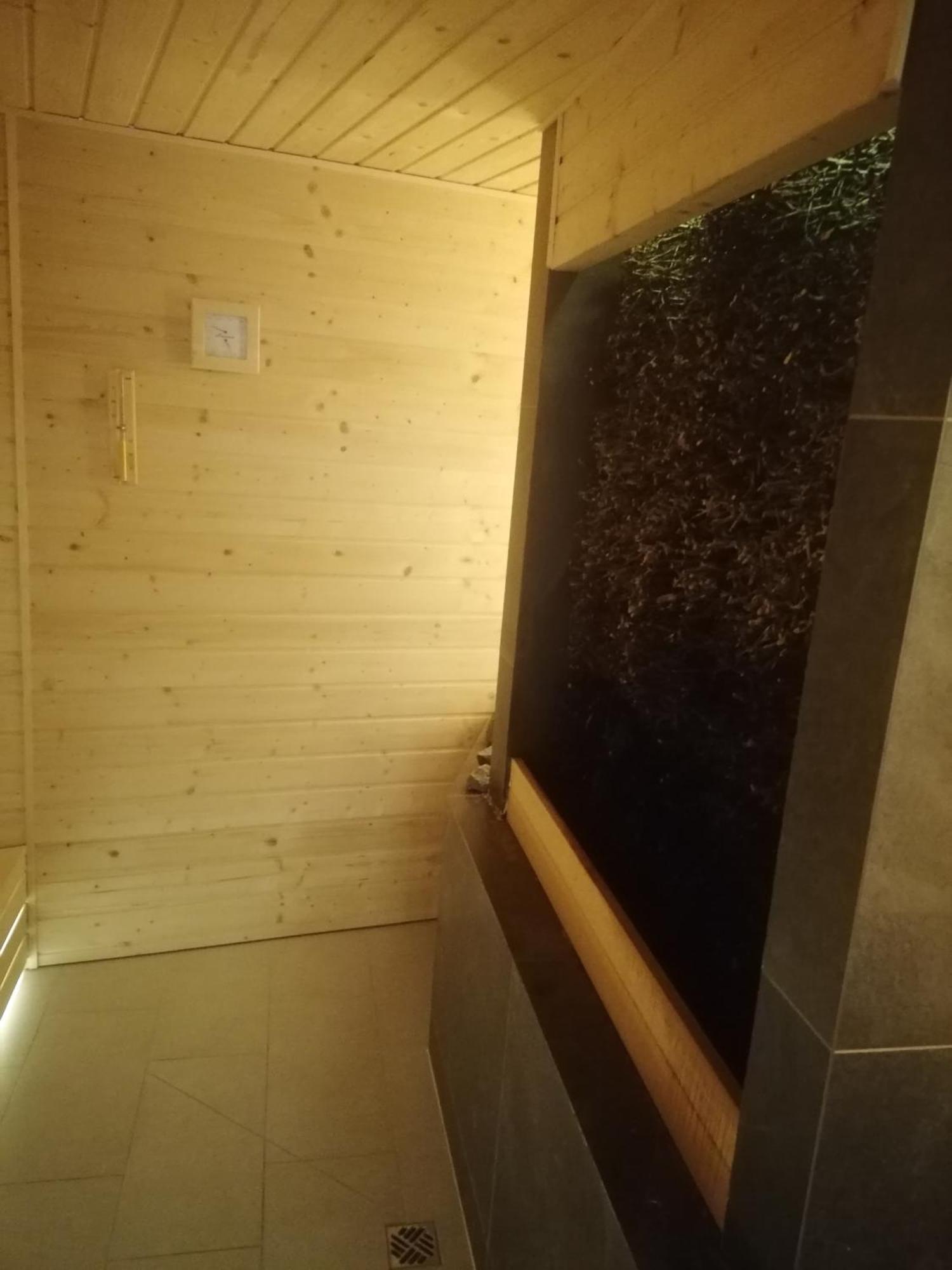 Pinea Apartament Z Widokiem Na Morze Z Basenem I Spa Przy Plazy Поберово Екстериор снимка
