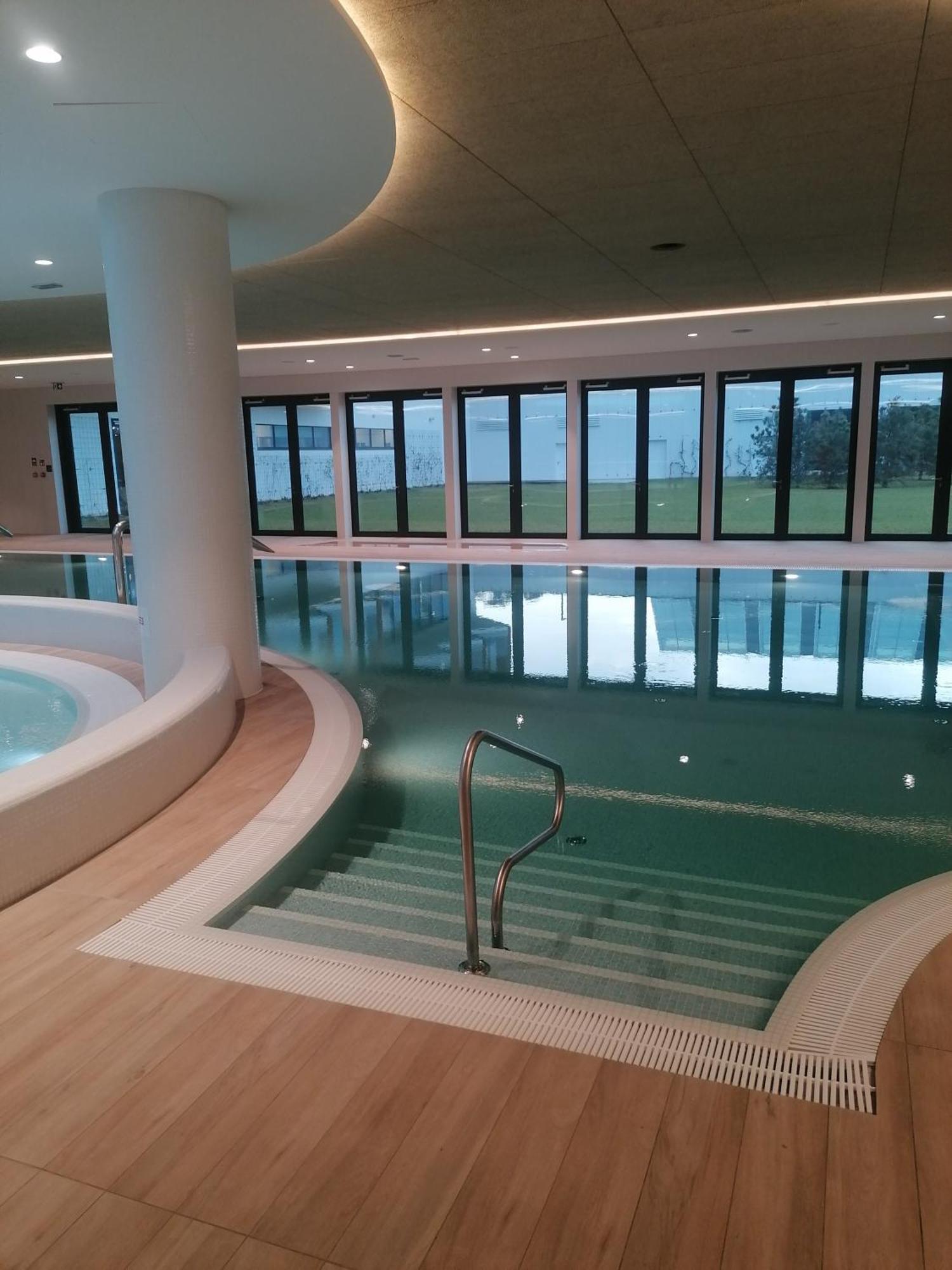 Pinea Apartament Z Widokiem Na Morze Z Basenem I Spa Przy Plazy Поберово Екстериор снимка