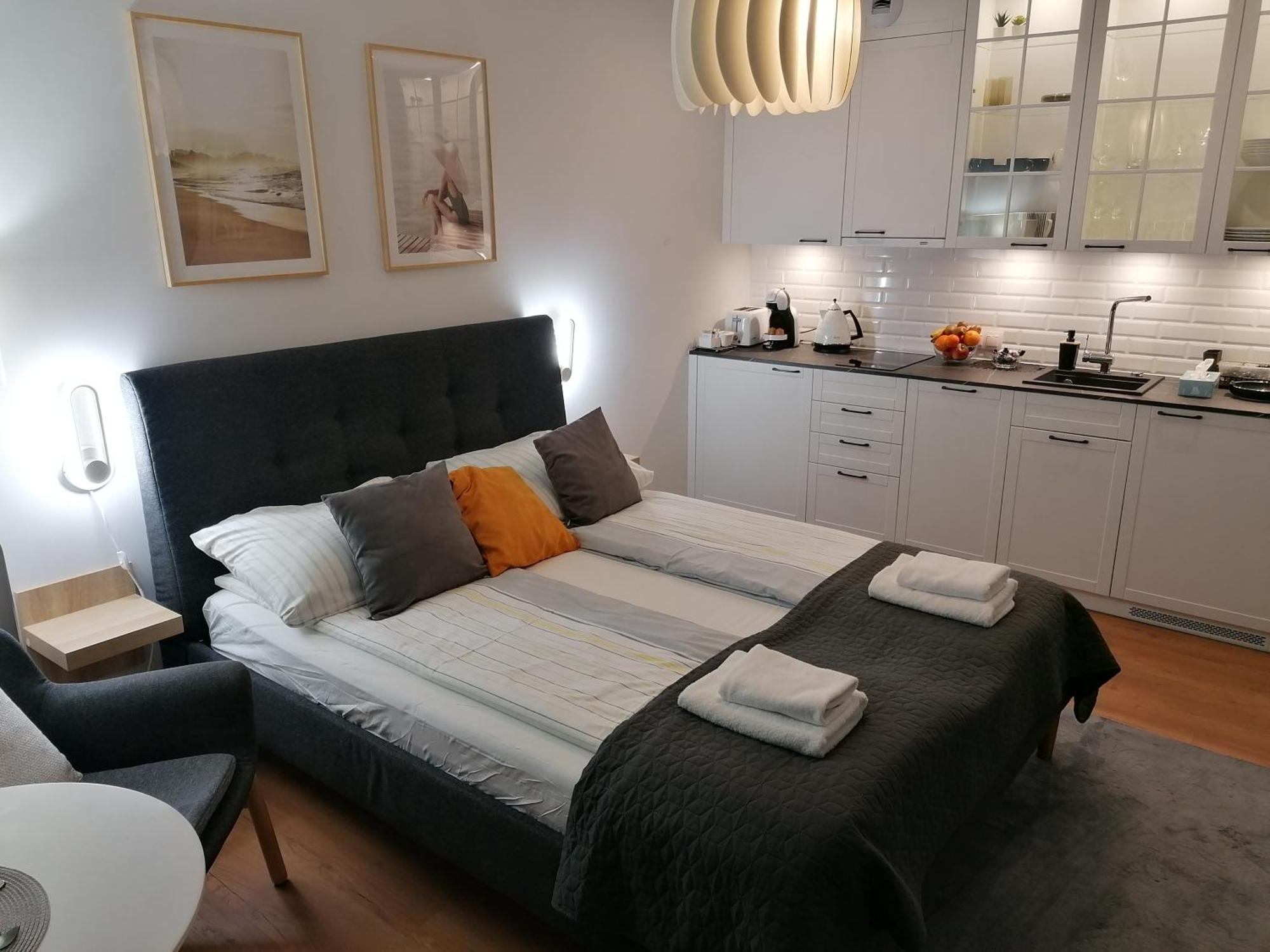 Pinea Apartament Z Widokiem Na Morze Z Basenem I Spa Przy Plazy Поберово Екстериор снимка