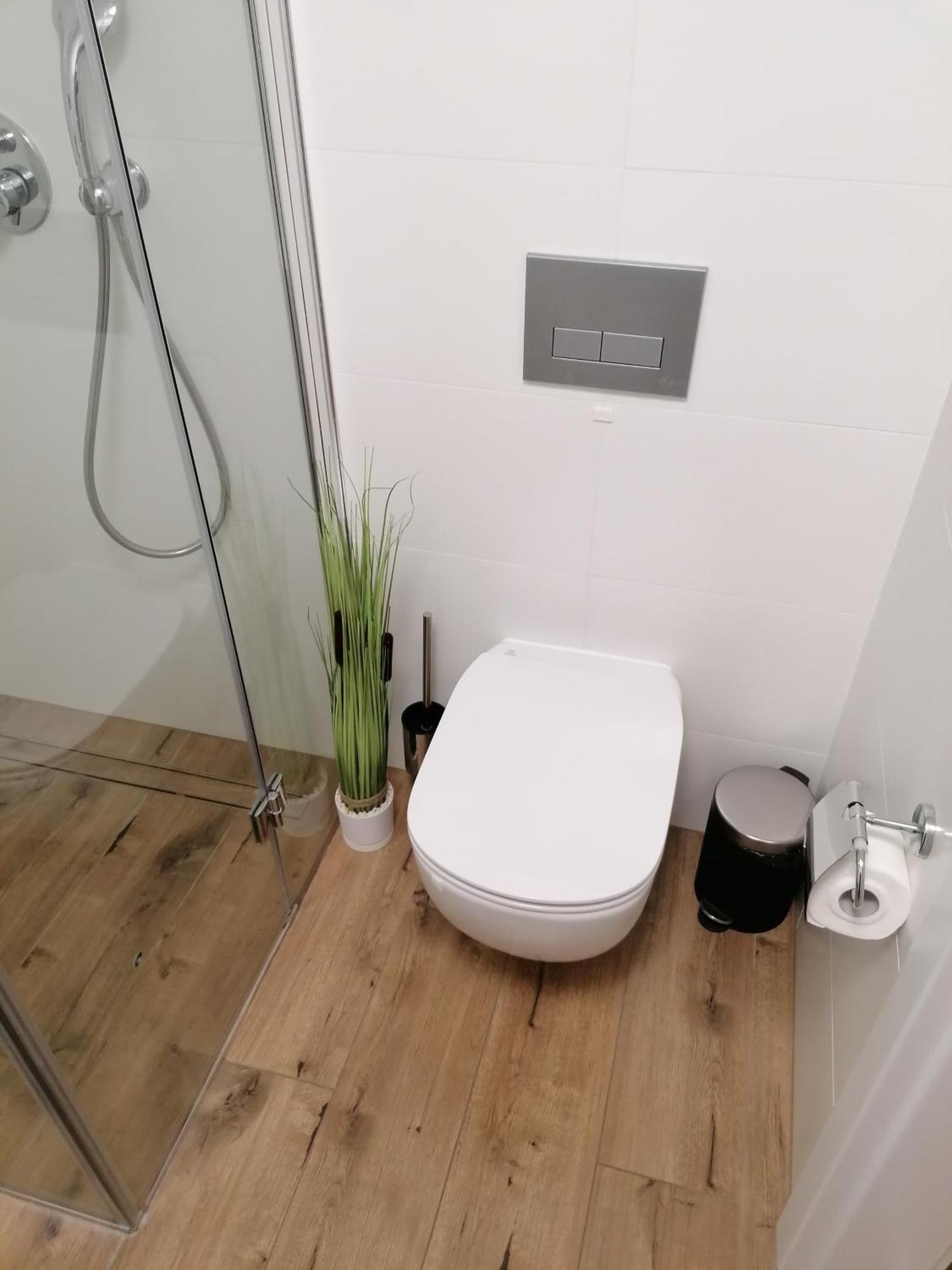 Pinea Apartament Z Widokiem Na Morze Z Basenem I Spa Przy Plazy Поберово Екстериор снимка