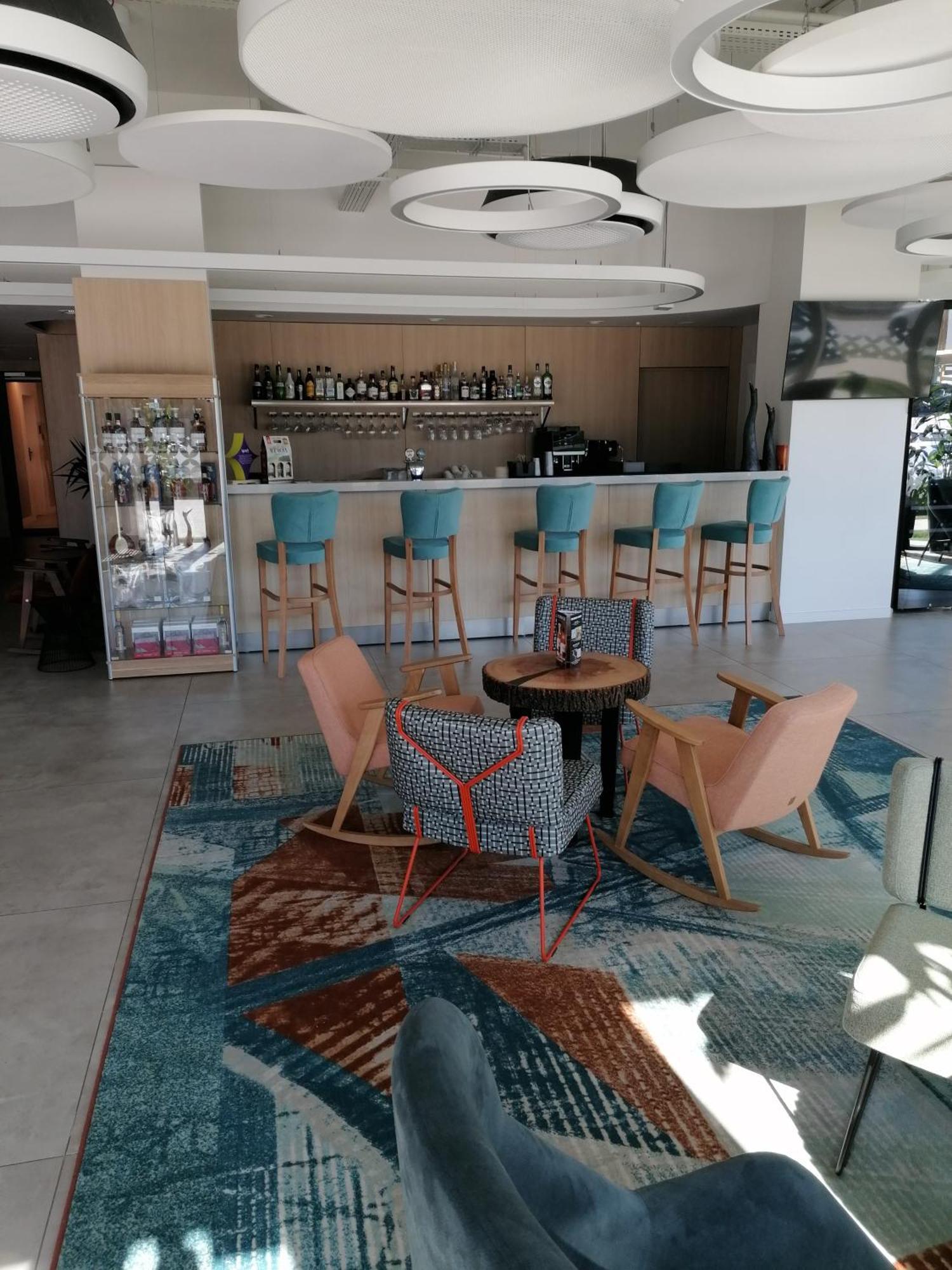 Pinea Apartament Z Widokiem Na Morze Z Basenem I Spa Przy Plazy Поберово Екстериор снимка